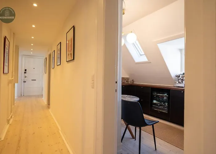 Bright And Spacious Penthouse In Lejlighed København